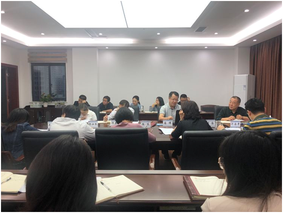 加強(qiáng)學(xué)習(xí)，深入開展調(diào)查研究，全面增強(qiáng)擔(dān)保本領(lǐng)——市擔(dān)保公司黨支部書記上黨課